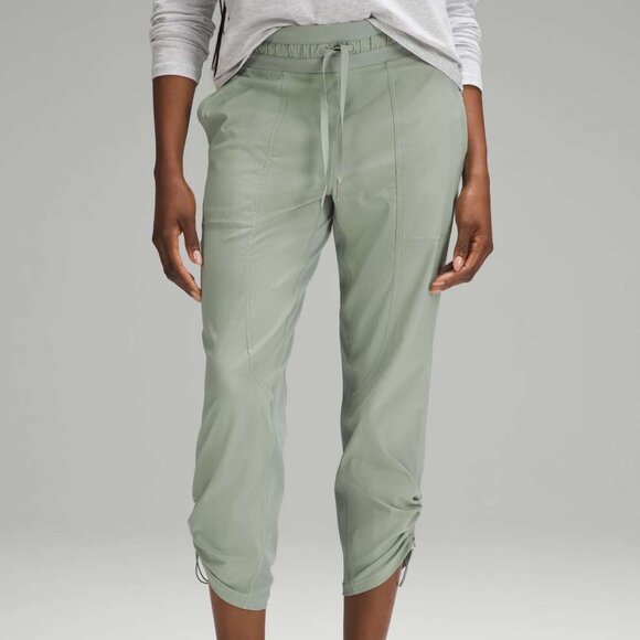 lululemon athletica Women's Green‎ Dance Studio Mid Rise Cropped Pants - Size 4 - Picture 1 of 7